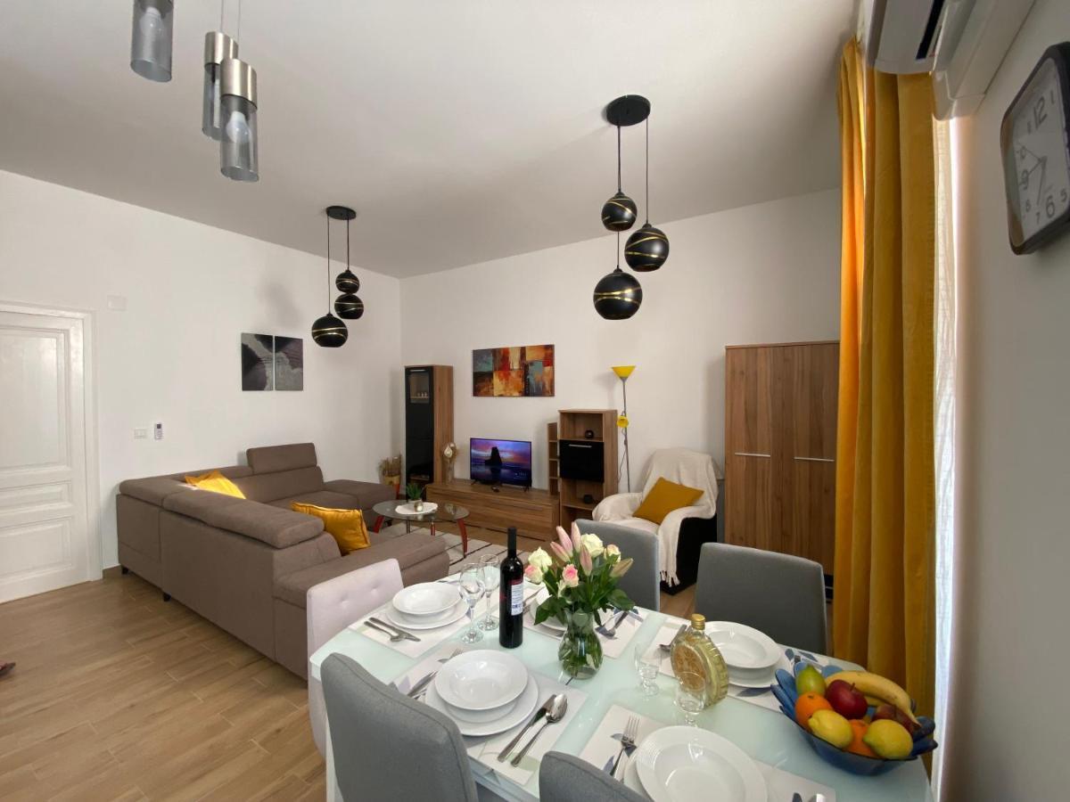 Apartman Andela Pula Centar Екстериор снимка